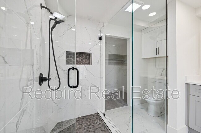 Building Photo - 611 S 12th St