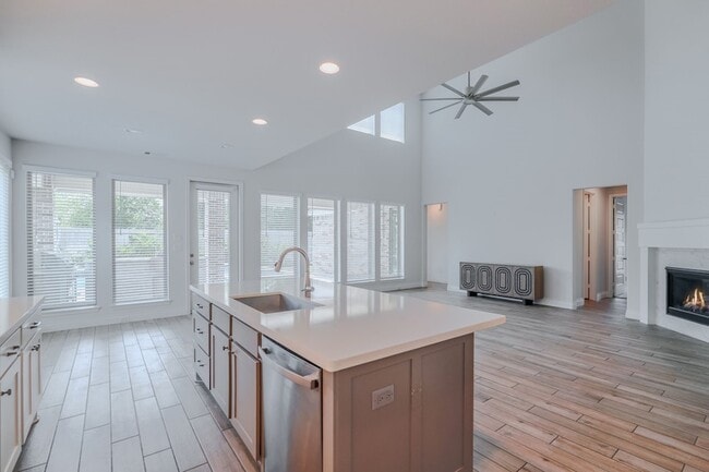 Building Photo - 17010 Harper's Way