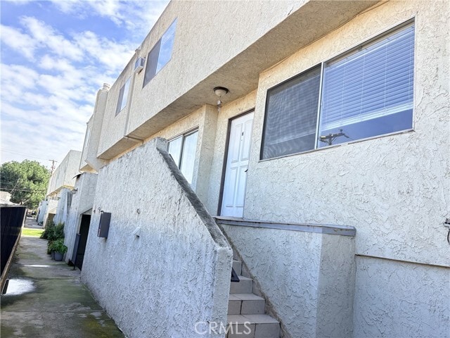 Building Photo - 331 S New Ave