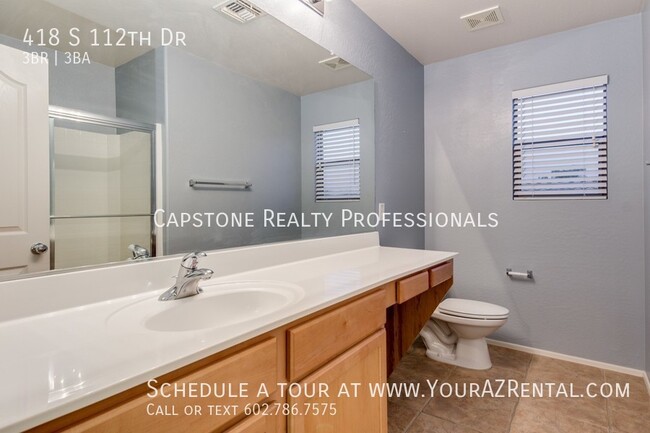 Building Photo - 418 S 112th Dr
