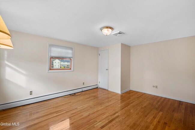 Building Photo - 167 Wood Dale Dr