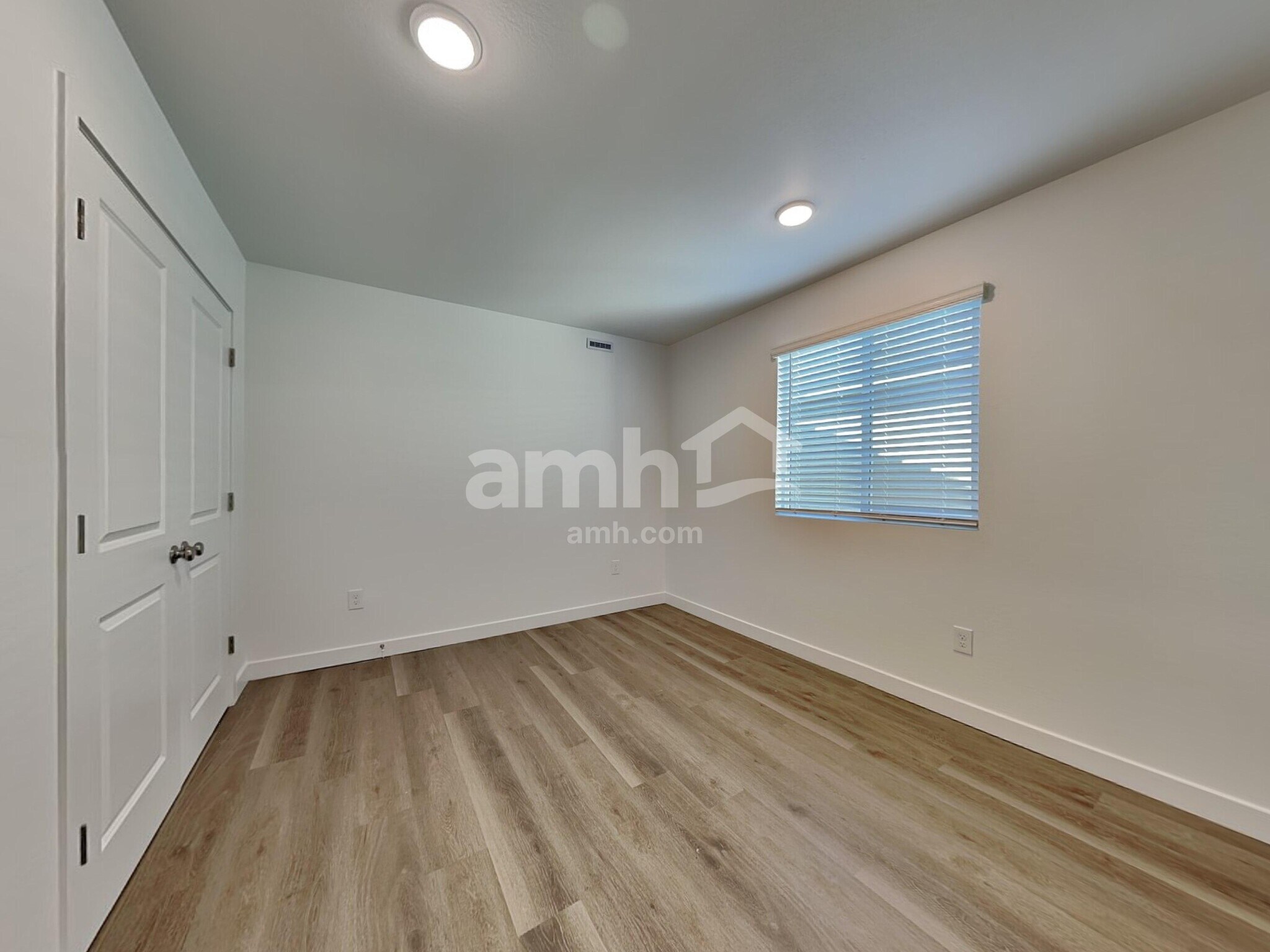 Building Photo - 4507 S 97th Dr