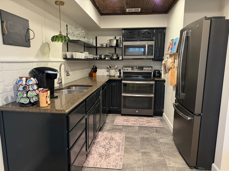 Building Photo - 59 Beverly Pl