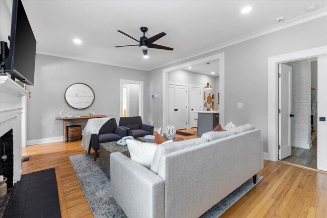 Building Photo - 420 E 6th Ave