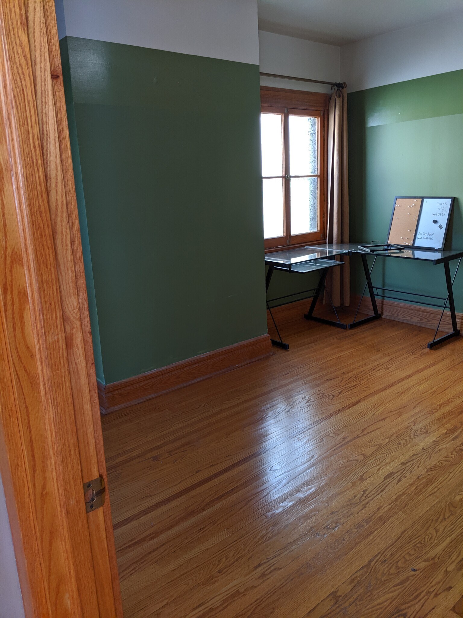 Small bedroom - upstairs - 256 Bryant St