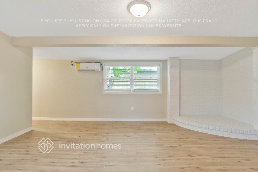 Building Photo - 1726 Diamond Dr