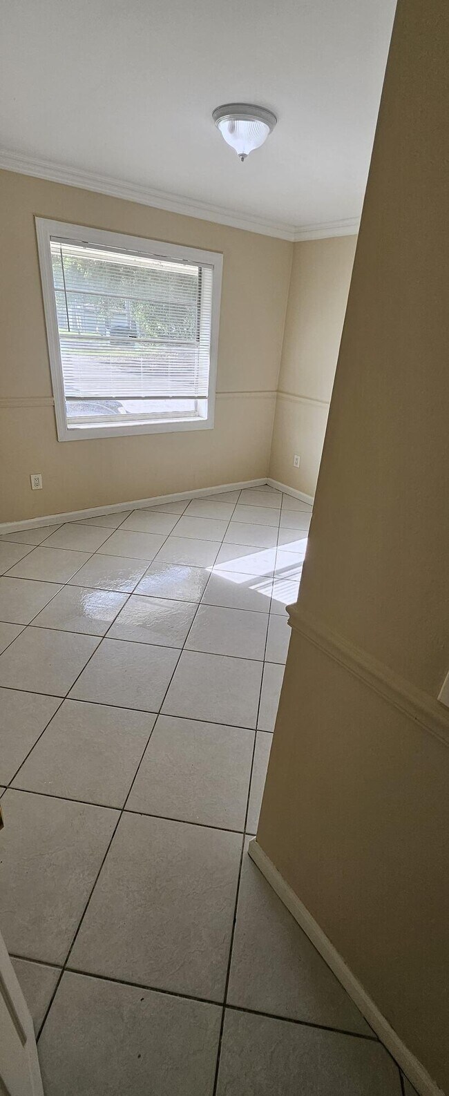 Building Photo - 1202 Summer St