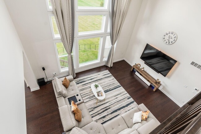 Building Photo - 5962 Laurel Ln