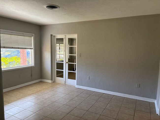 Building Photo - Charming 2 Bedroom Home on a Spacious Corner Lot — Orlando, FL