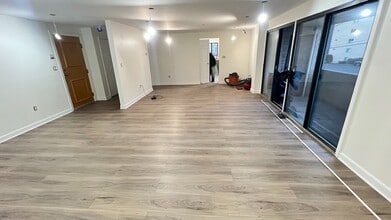 Building Photo - 295 W Wyoming Ave