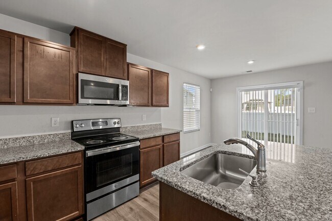 Building Photo - YORK COUNTY 4Bdrm w/Fenced BCKYD.