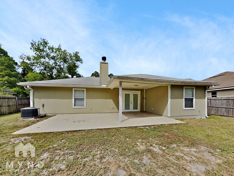 Building Photo - 7637 Invermere Blvd N