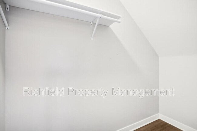 Building Photo - 2034-B E Maryland St