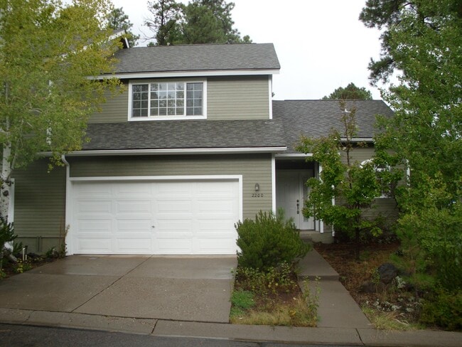 Building Photo - 2200 S Linmar Ct