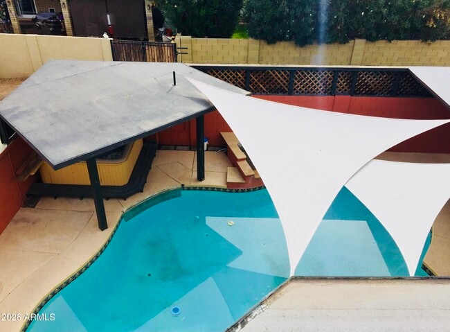 Building Photo - 1627 E Fremont Dr