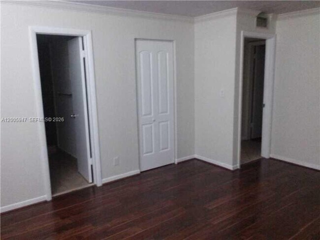 Building Photo - 4850 SW 63rd Terrace