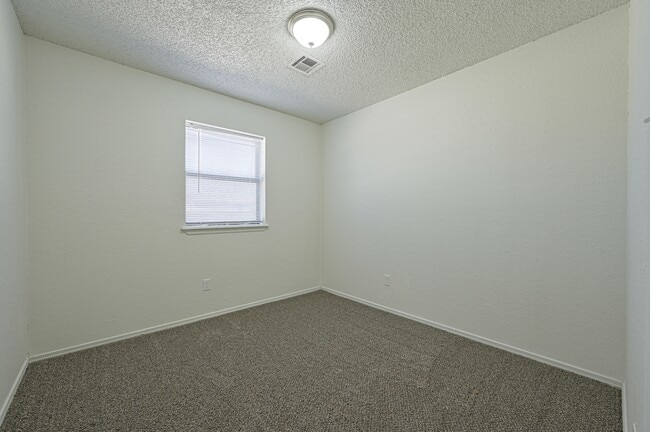 Building Photo - 10906 Penrith Ln