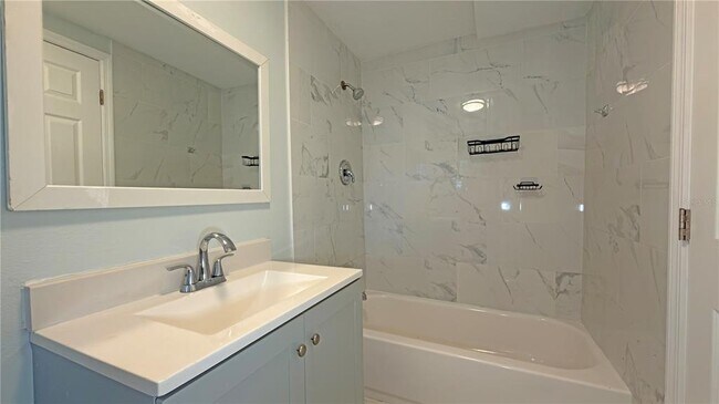 Building Photo - 1311 Hillcrest Dr