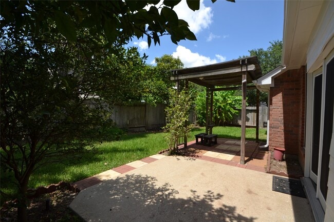 Building Photo - 15307 Amesbury Ln