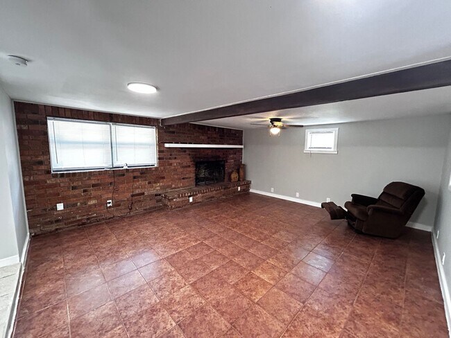 Building Photo - Charming, Newly Renovated 3-Bedroom Home w...