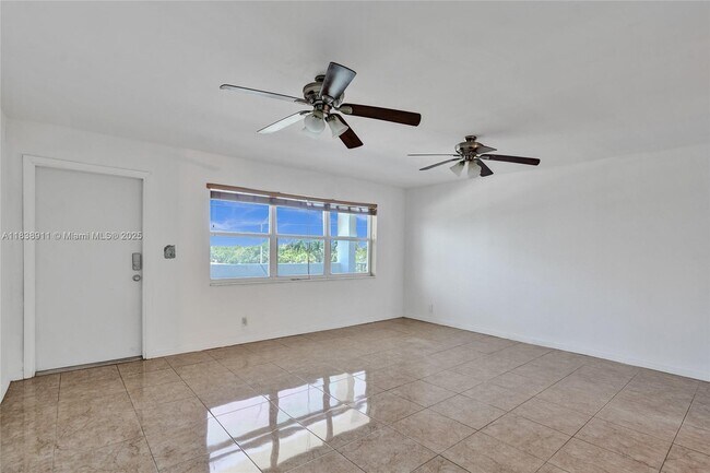 Building Photo - 2840 NE 14th Street Causeway
