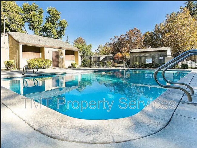 Building Photo - 3591 Quail Lakes Dr