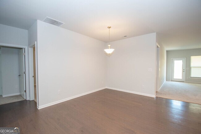 Building Photo - 147 Soundview Trce