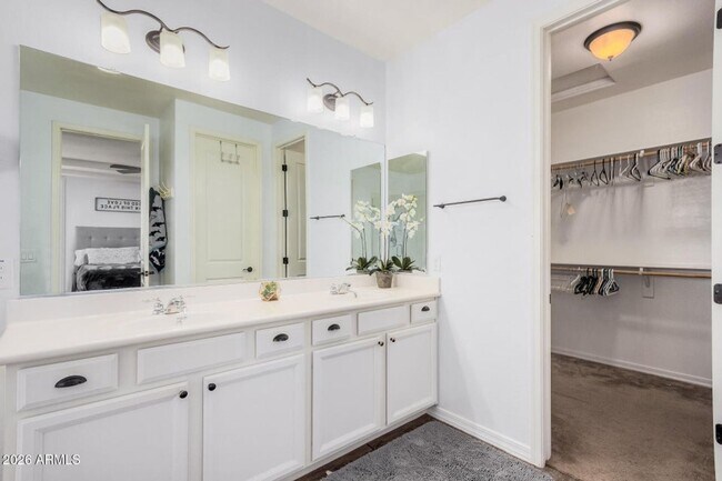 Building Photo - SFH 4-3