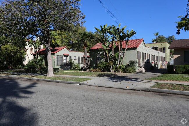 Primary Photo - 809 E Garfield Ave