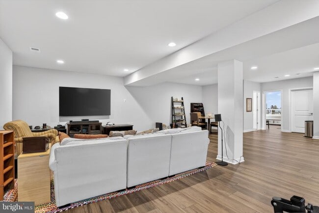 Building Photo - 41922 Spring Air Dr