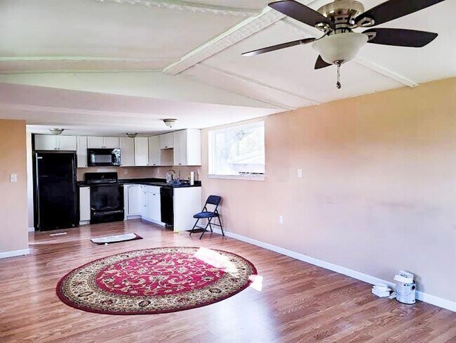 Building Photo - 124 Kozy Corner Rd