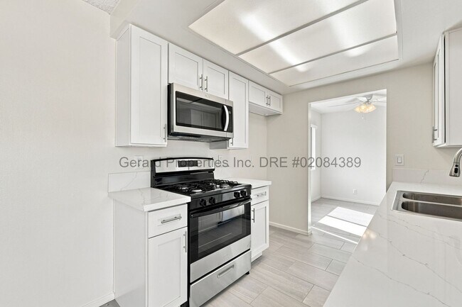 Building Photo - 16762 Viewpoint Ln