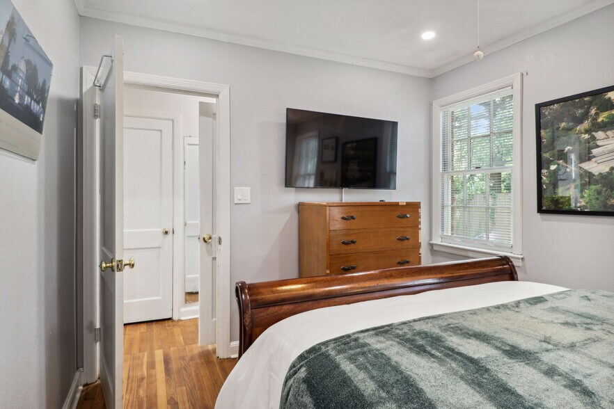 Building Photo - 1616 Skidaway Rd