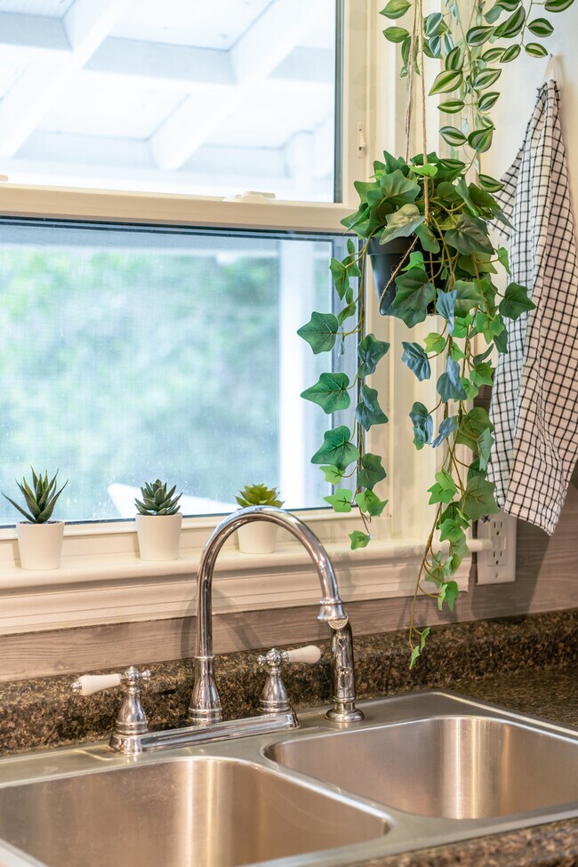 Building Photo - 2243 Guerry Ave