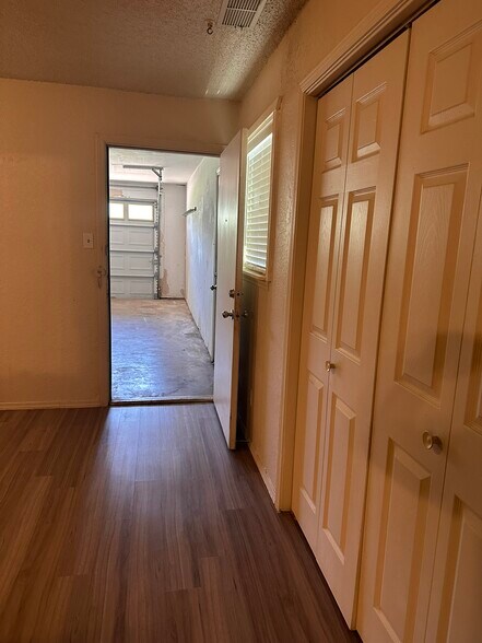 Building Photo - 623 Wolftrap Dr