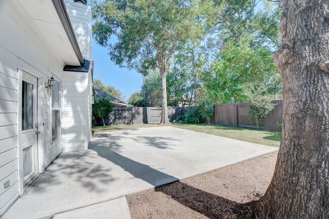 Building Photo - 31302 Baker Lake Dr