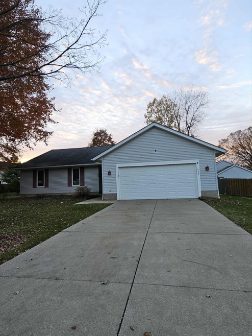 Building Photo - 468 Topaz Ln