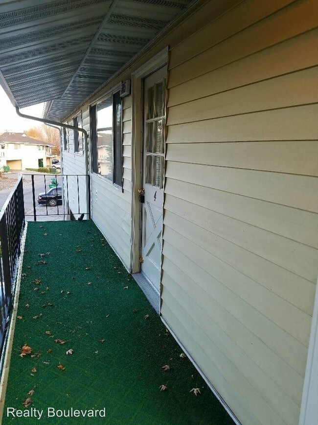Building Photo - 2 br, 1 bath House - 705 Jamaica #4
