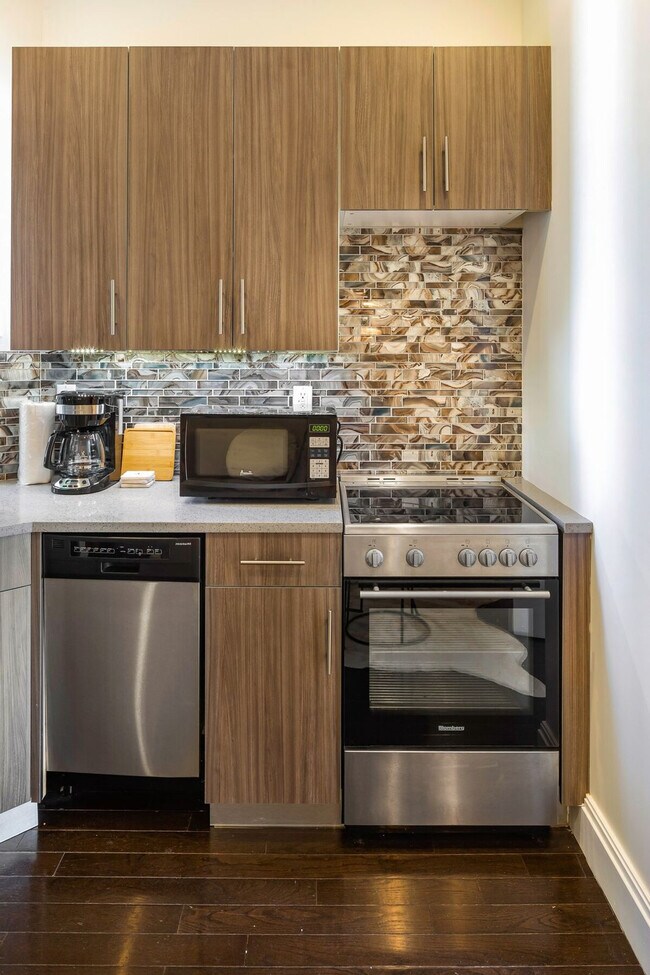 Building Photo - 417 E 61st St