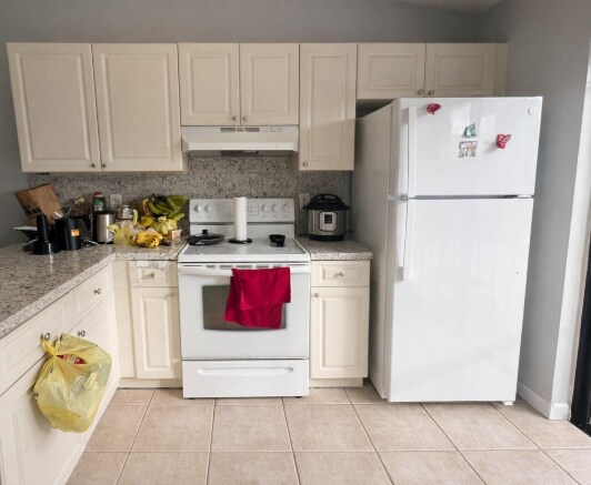 Building Photo - 2871 W 76th St