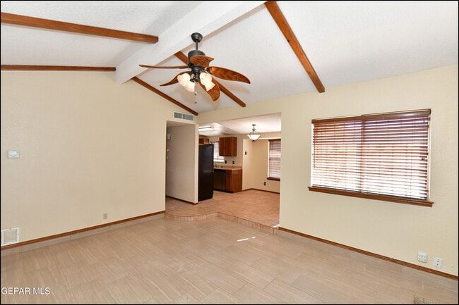 Building Photo - 4872 Maureen Cir