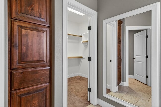 Building Photo - 1122 Porterfield Rd