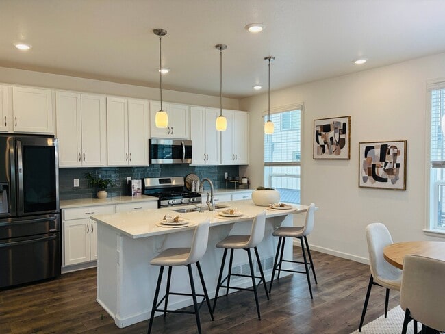 Building Photo - 1592 Castle Creek Cir