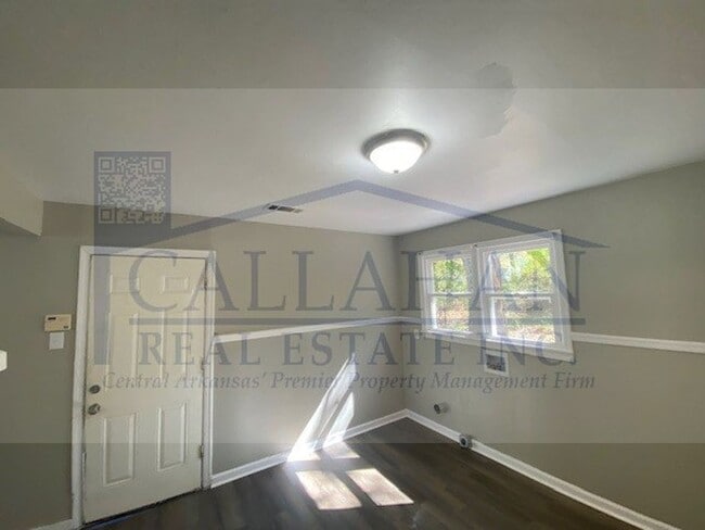 Building Photo - NLR 2 Bedroom Home