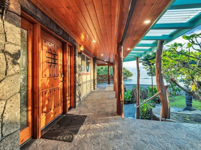 Building Photo - Oceanfront Estate: The Honolii Hale