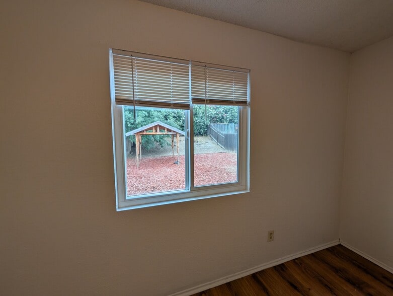 Building Photo - 9227 Kelley Dr