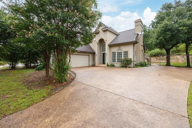 Primary Photo - 1604 Lakeway Blvd