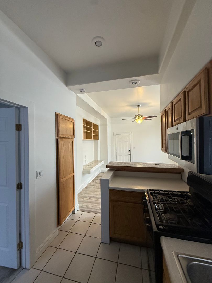 Building Photo - 1334 N Downing St