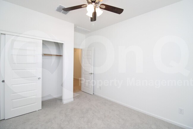 Building Photo - 4715 E Danta St