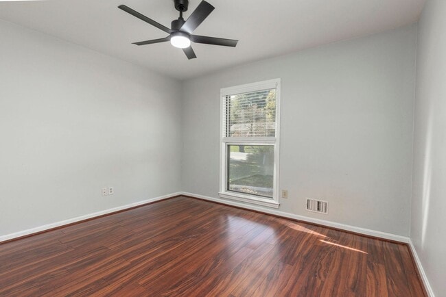 Building Photo - 1211 Meadowridge Trail